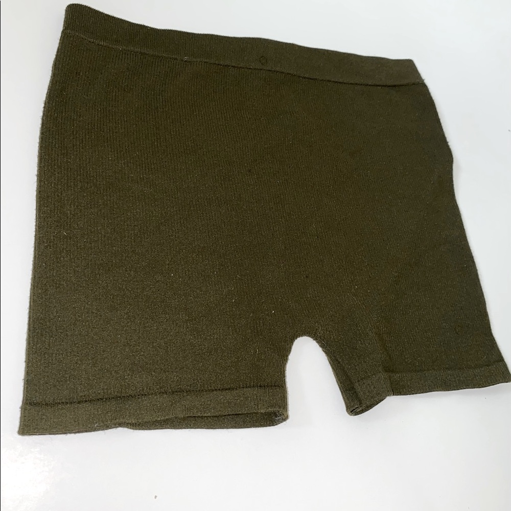 Green Fitted Ribbed Short’s💚 - Size Small